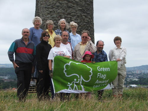 Friends of Troopers Hill with the Green Flag on 4th August 2007 - Click to enlarge